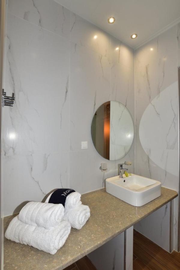 Gonis Grand Luxury Suite Palaiochora Zewnętrze zdjęcie