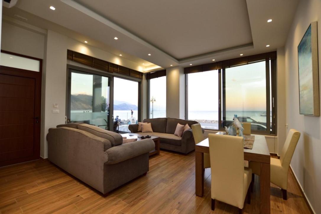 Gonis Grand Luxury Suite Palaiochora Zewnętrze zdjęcie